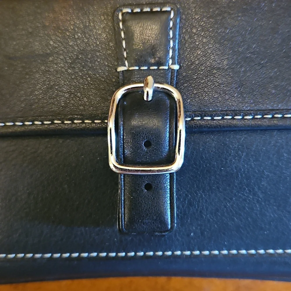 COACH | BLACK LEATHER WRISTLET